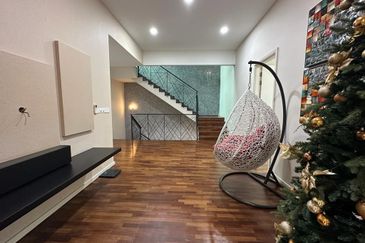 Super Nice 3 Storey Semi-D CORNER house@ Sungai Long for sale