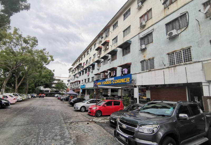 Taman Pinggiran Putra