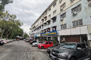 Taman Pinggiran Putra