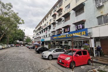 Taman Pinggiran Putra