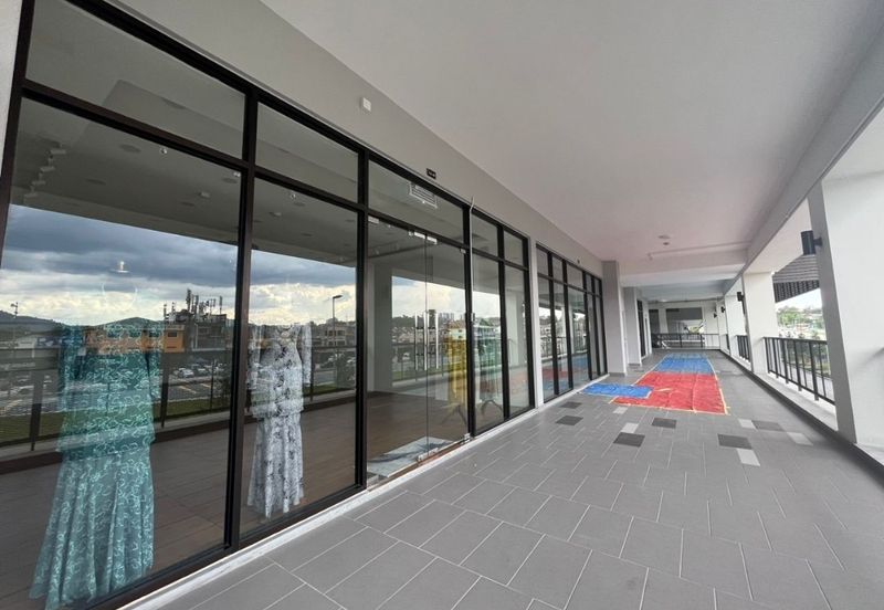 Netizen Upper Shop Unit For Rent 