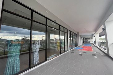 Netizen Upper Shop Unit For Rent 