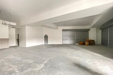 Netizen Upper Shop Unit For Rent 