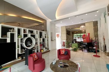 Villa 33, Bukit Manda'rina