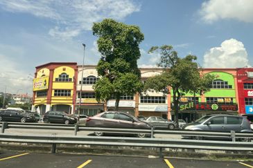 Pusat Perdagangan Seri Kembangan