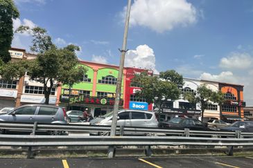 Pusat Perdagangan Seri Kembangan