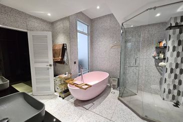 Bandar Tun Hussein Onn