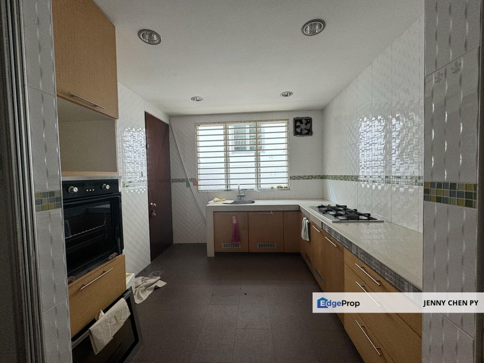 Cheap and Nice 2 Storey Terrace House @ Bukit Manda'rina Cheras For Sale, Kuala Lumpur, Cheras