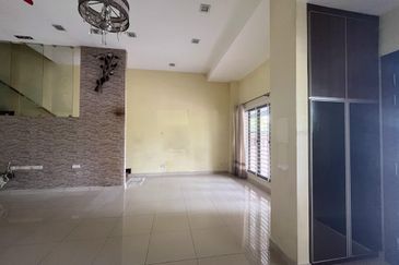 2.5 storey Superlink House @ Bandar Puteri Puchong For Sale