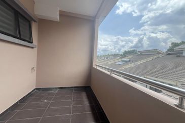 2.5 storey Superlink House @ Bandar Puteri Puchong For Sale