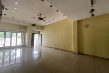 2.5 storey Superlink House @ Bandar Puteri Puchong For Sale