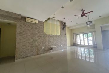 2.5 storey Superlink House @ Bandar Puteri Puchong For Sale