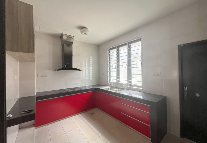 2.5 storey Superlink House @ Bandar Puteri Puchong For Sale