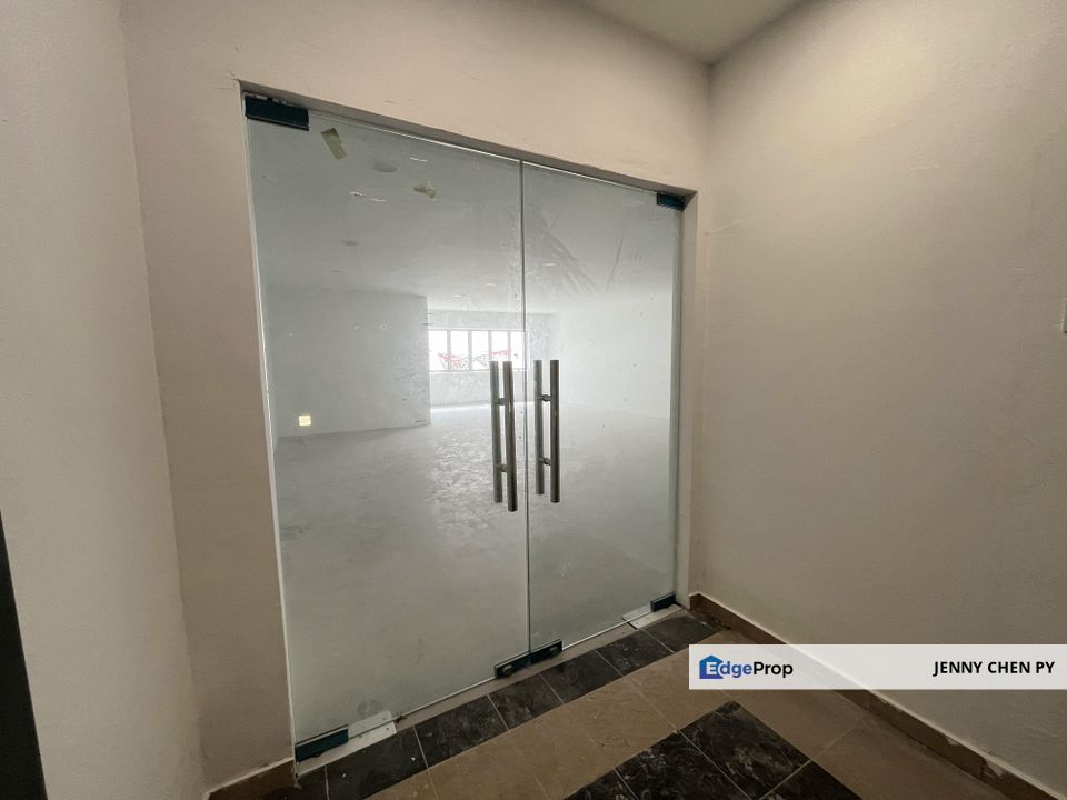 Cheap and Nice Renovated Shop office @ Bandar Puchong Jaya, Selangor, Puchong