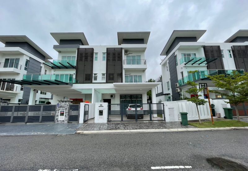 Suria Villa @ Sungai Long