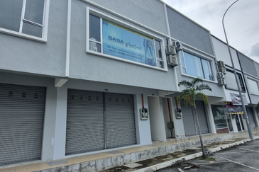 Kawasan Perniagaan Wira Nilai 3