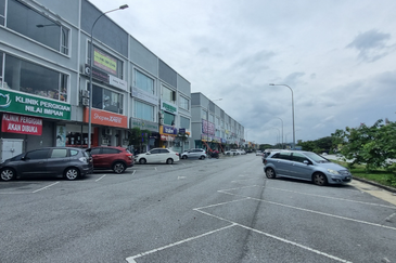 Kawasan Perniagaan Wira Nilai 3