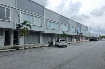 Kawasan Perniagaan Wira Nilai 3