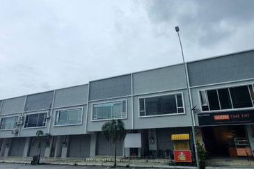 Kawasan Perniagaan Wira Nilai 3