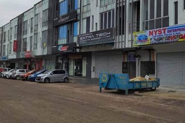 Oasis 2 @ Tropicana Danga Cove