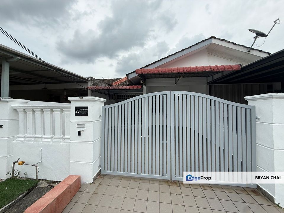 Taman Megah Ria Jalan Dedaru Nearby Permas Jaya Single Storey For Rent , Johor, Masai