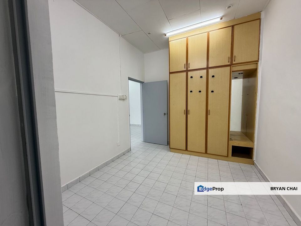 Taman Megah Ria Jalan Dedaru Nearby Permas Jaya Single Storey For Rent , Johor, Masai