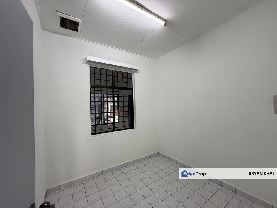 Taman Megah Ria Jalan Dedaru Nearby Permas Jaya Single Storey For Rent , Johor, Masai