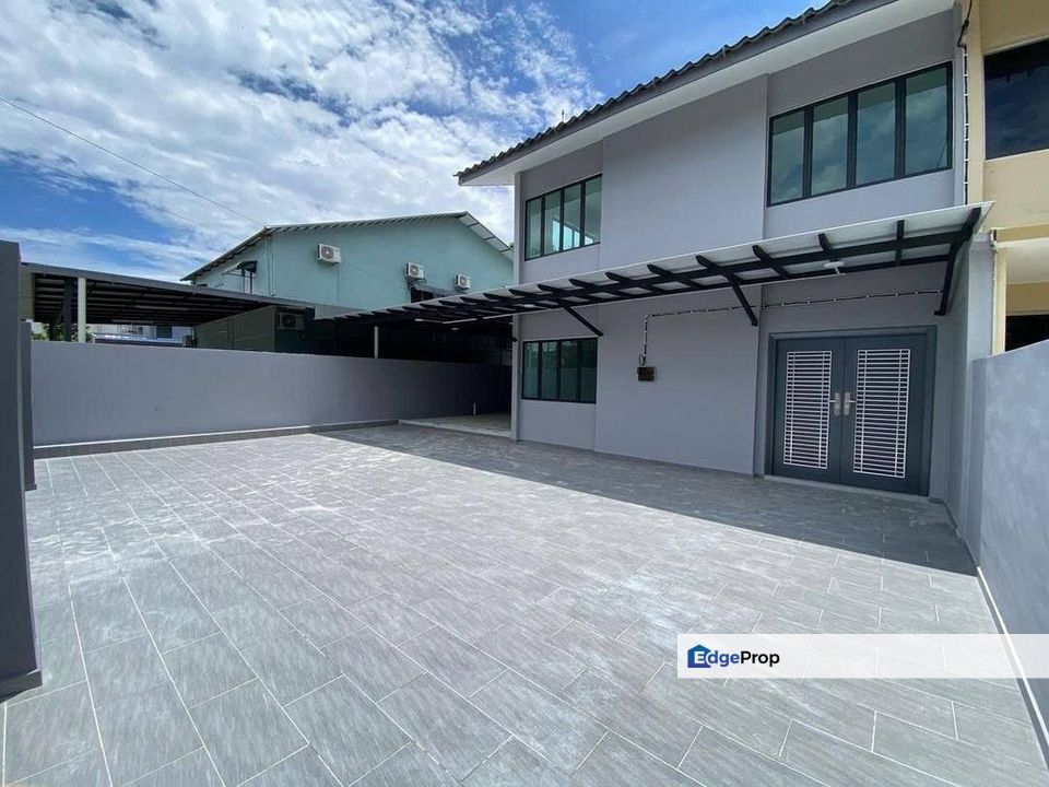 Double Storey Semi D @ 10 Jalan Merawan Taman Majidee, Kebun Teh, JB ...