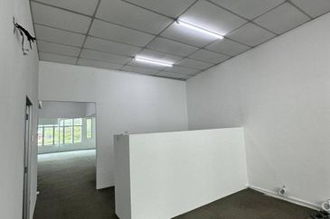 3 Storey Shoplot ( 2nd Floor) @ Jalan Tun Abdul Razak, Taman Suria Muafakat, Johor Bahru. Nearby Jb Town, Larkin, Taman Tasek, Tampoi