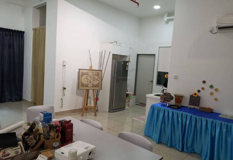 Jalan Austin Heights