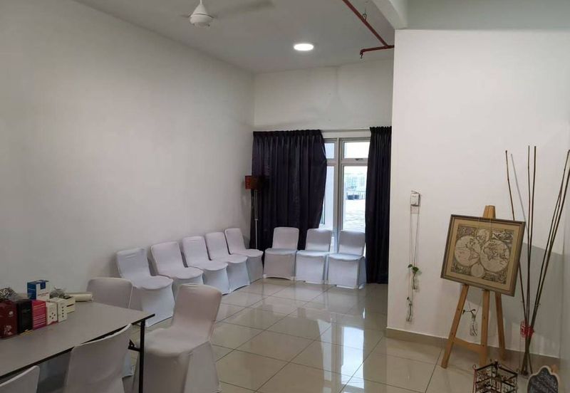 Jalan Austin Heights