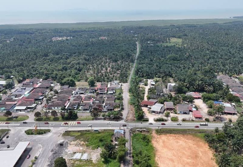12 Acres (3 Adjoining) Agriculture Zoning Residential Land @ Pontian Api Api, Johor. Near Pontian Besar, Ayer Baloi, Pekan Nanas