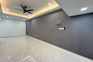 Single Storey Terrace House @ 25 Jalan Indah 4, Taman Indah, Johor Bahru. Near Kempas, Larkin, Tampoi, Sri Bahagia