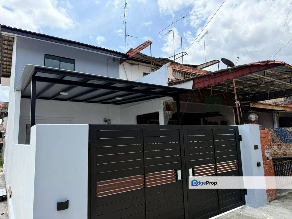 Double Storey Low Cost Endlot @ 592 Jalan Jambu Air 5, Taman Muhibbah, Kulai, Saleng, Senai, Johor, Johor, Kulai