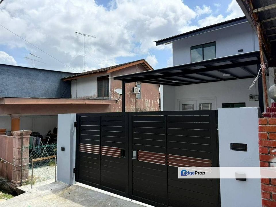 Double Storey Low Cost Endlot @ 592 Jalan Jambu Air 5, Taman Muhibbah, Kulai, Saleng, Senai, Johor, Johor, Kulai