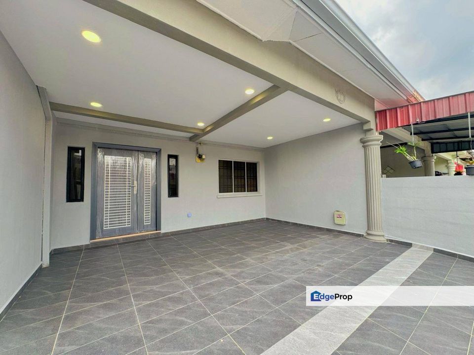 Large Single Storey Terrace @ Jalan Santalia 2, Masai, Pasir Gudang, Johor. Near Rinting, Permas Jaya, Seri Alam, Megah Ria, Johor, Pasir Gudang