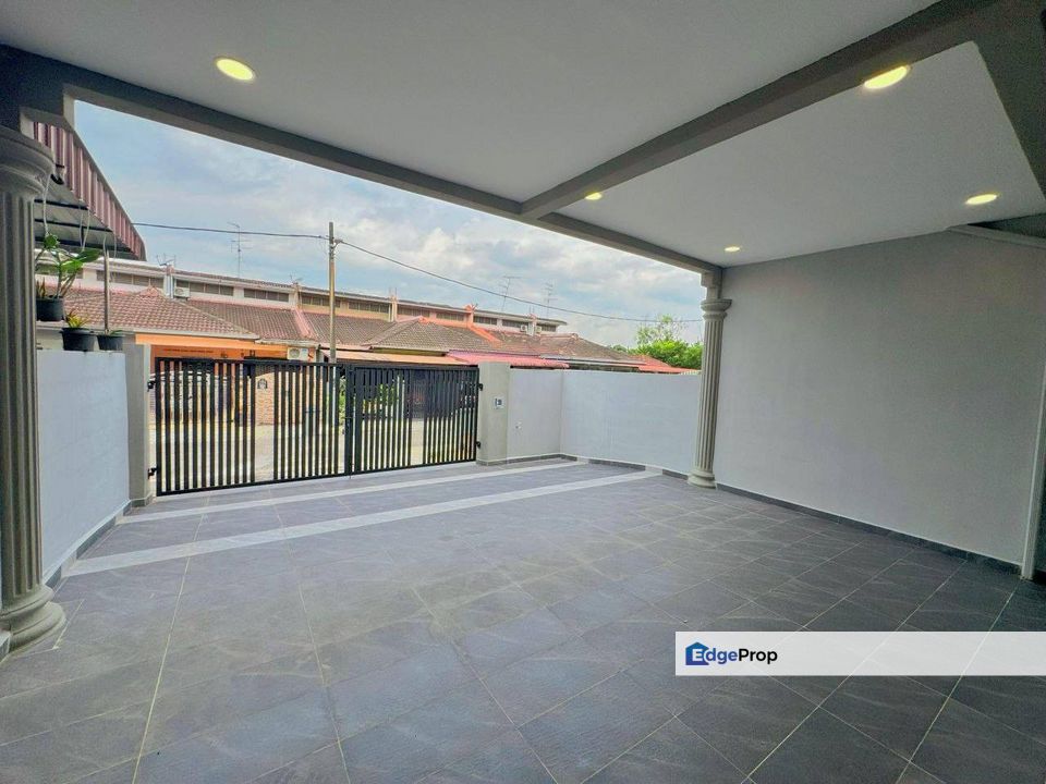 Large Single Storey Terrace @ Jalan Santalia 2, Masai, Pasir Gudang, Johor. Near Rinting, Permas Jaya, Seri Alam, Megah Ria, Johor, Pasir Gudang