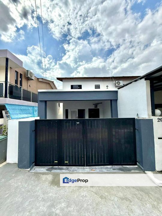 Double Storey Low Cost Endlot @ 28 Jalan Tenang 9, Taman Damai Jaya, Skudai, Johor. Near Tun Aminah, Taman Universiti, Sutera Utama, Johor, Skudai