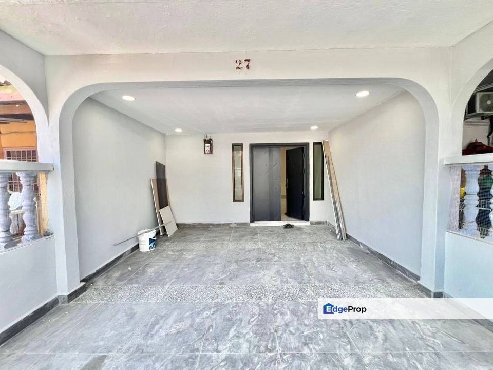 Double Storey Low Cost @ 27 Jalan Lanjut 6, Taman Desa Cemerlang Ulu Tiram. Near Johor Jaya, Ehsan Jaya, Desa Jaya, Puteri Wangsa, Johor, Ulu Tiram