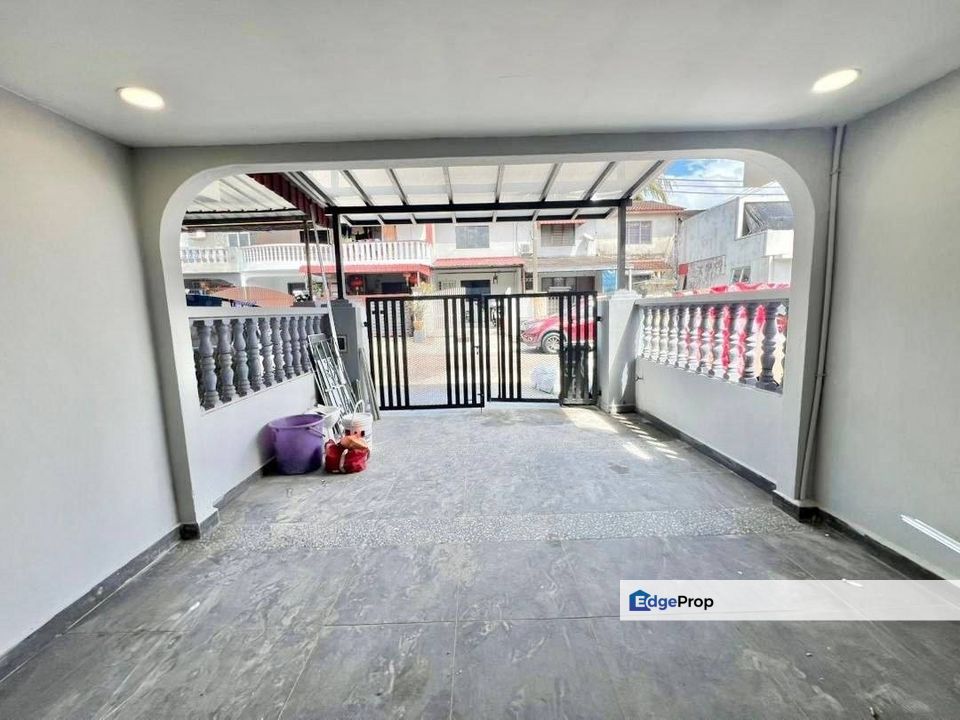 Double Storey Low Cost @ 27 Jalan Lanjut 6, Taman Desa Cemerlang Ulu Tiram. Near Johor Jaya, Ehsan Jaya, Desa Jaya, Puteri Wangsa, Johor, Ulu Tiram