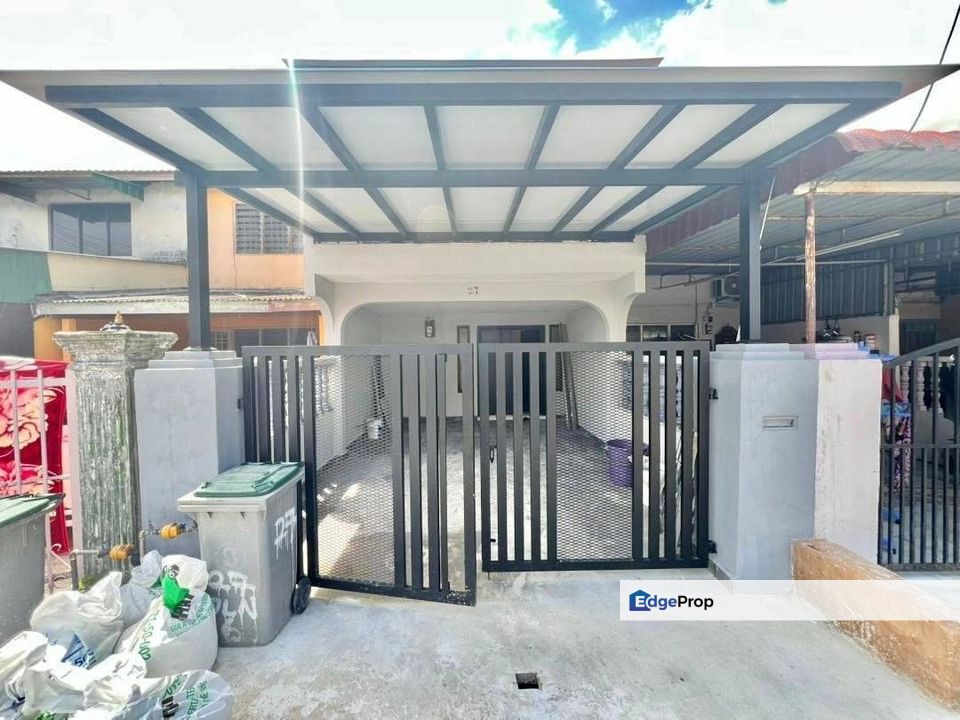 Double Storey Low Cost @ 27 Jalan Lanjut 6, Taman Desa Cemerlang Ulu Tiram. Near Johor Jaya, Ehsan Jaya, Desa Jaya, Puteri Wangsa, Johor, Ulu Tiram
