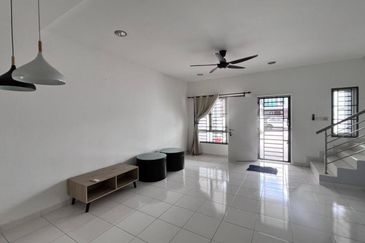 Jalan Setia Tropika 4/1