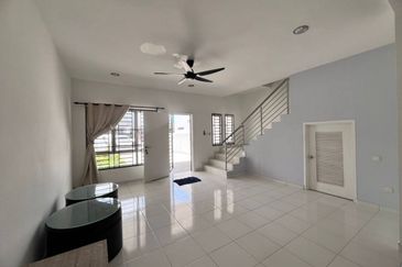 Jalan Setia Tropika 4/1