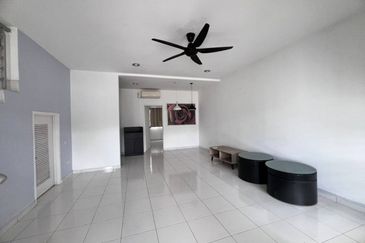 Jalan Setia Tropika 4/1