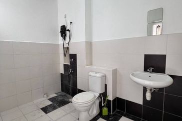 Jalan Setia Tropika 4/1