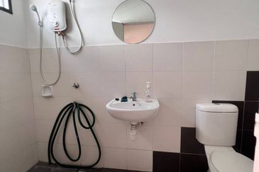 Jalan Setia Tropika 4/1