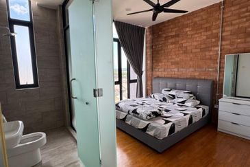 Cube On Hill ( Taman Bukit Pulai )