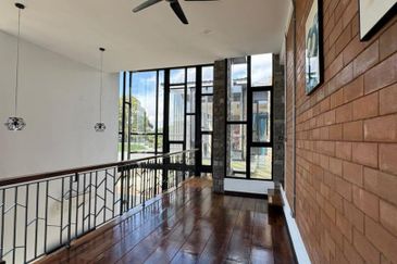 Cube On Hill ( Taman Bukit Pulai )