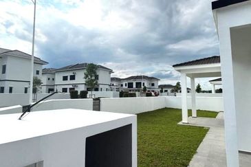 Tate Dalton @ Eco Botanic 2