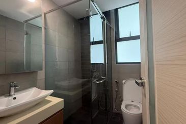 The M @ Medini Macrolink